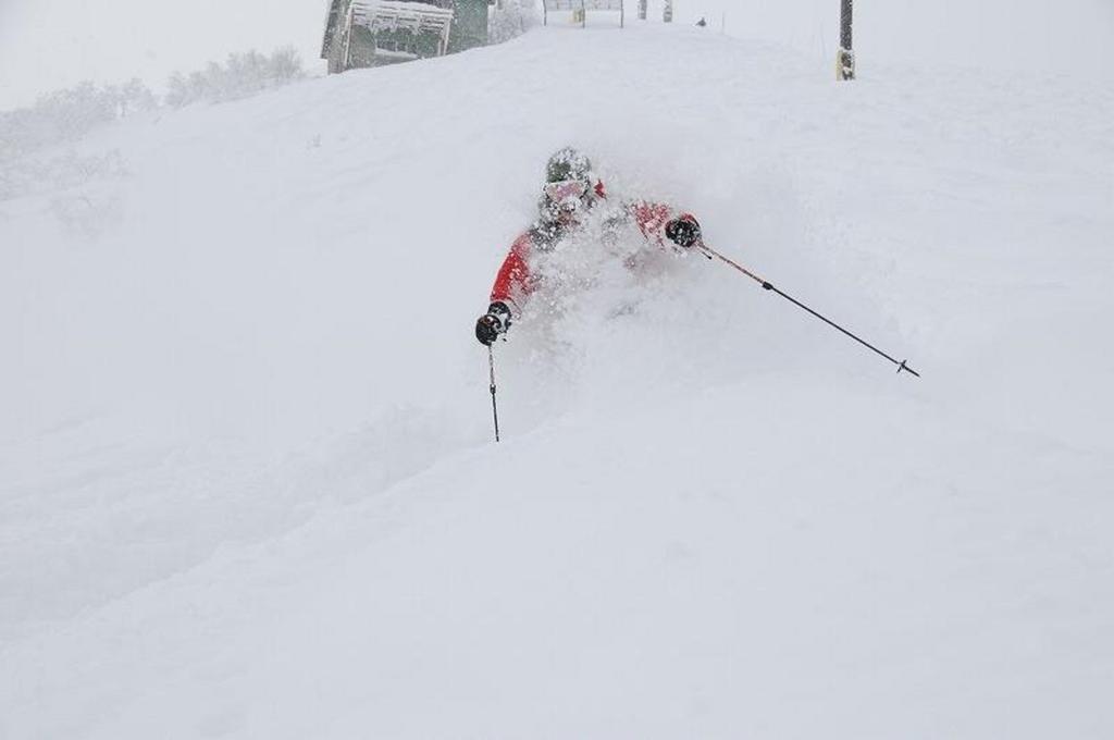 Hotel Niseko Alpen Куттян Экстерьер фото